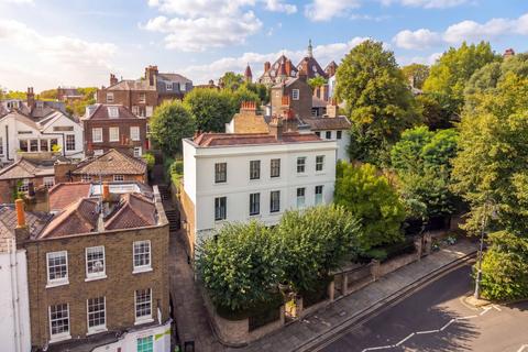 2 bedroom semi-detached house for sale, The Mount