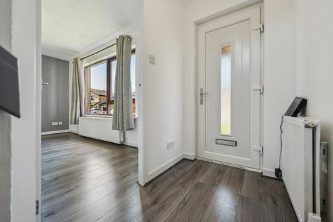 3 bedroom detached house to rent, Waukglen Avenue, Glasgow, G53