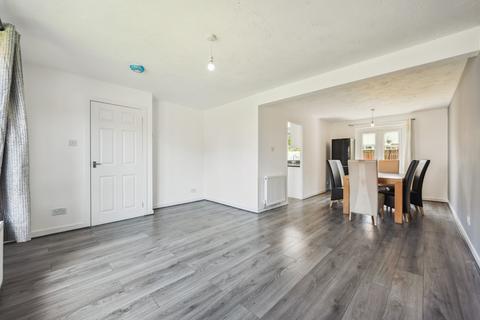 3 bedroom detached house to rent, Waukglen Avenue, Glasgow, G53