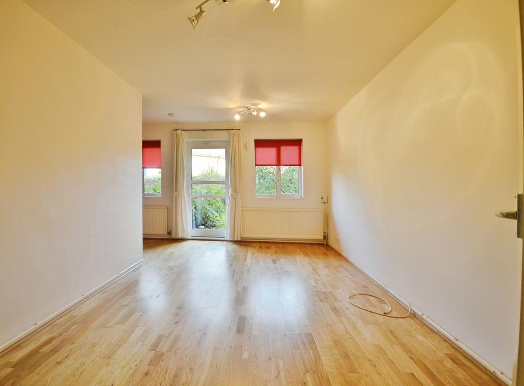 Apartment in Cambridge - View 3