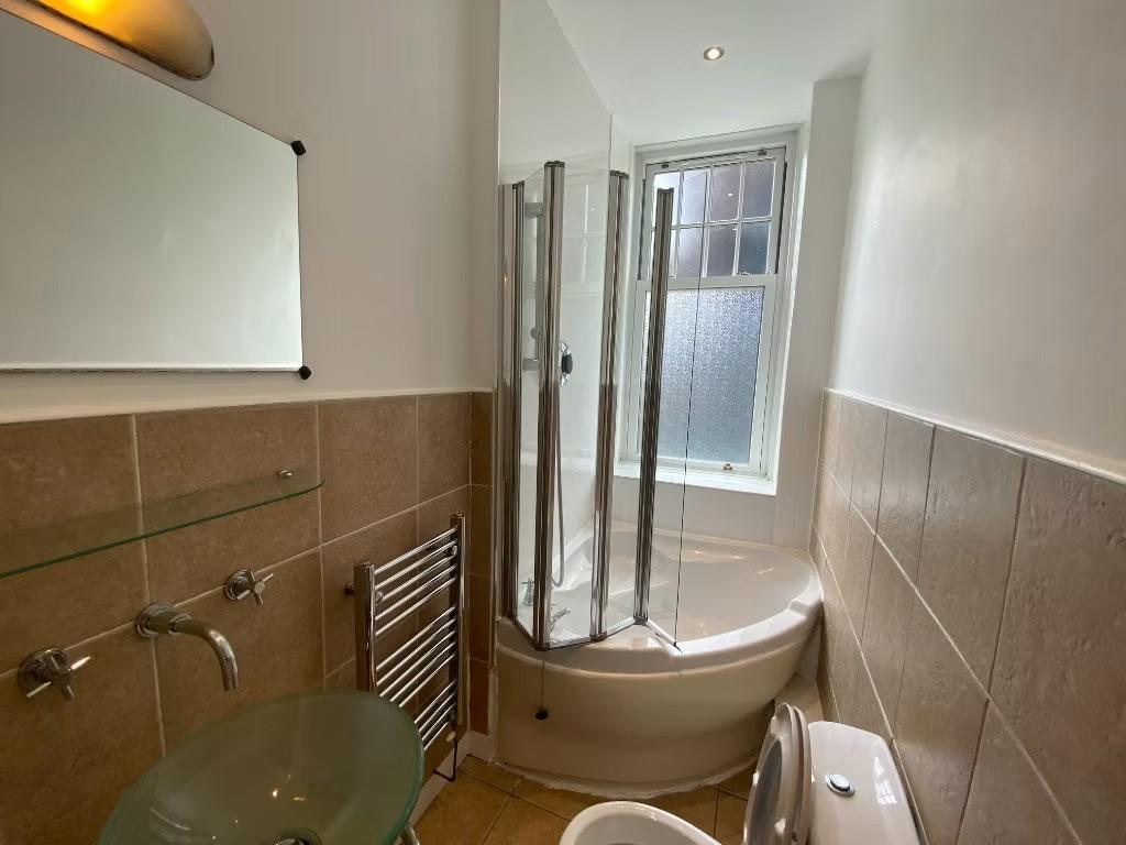 Apartment in Edinburgh - View 3
