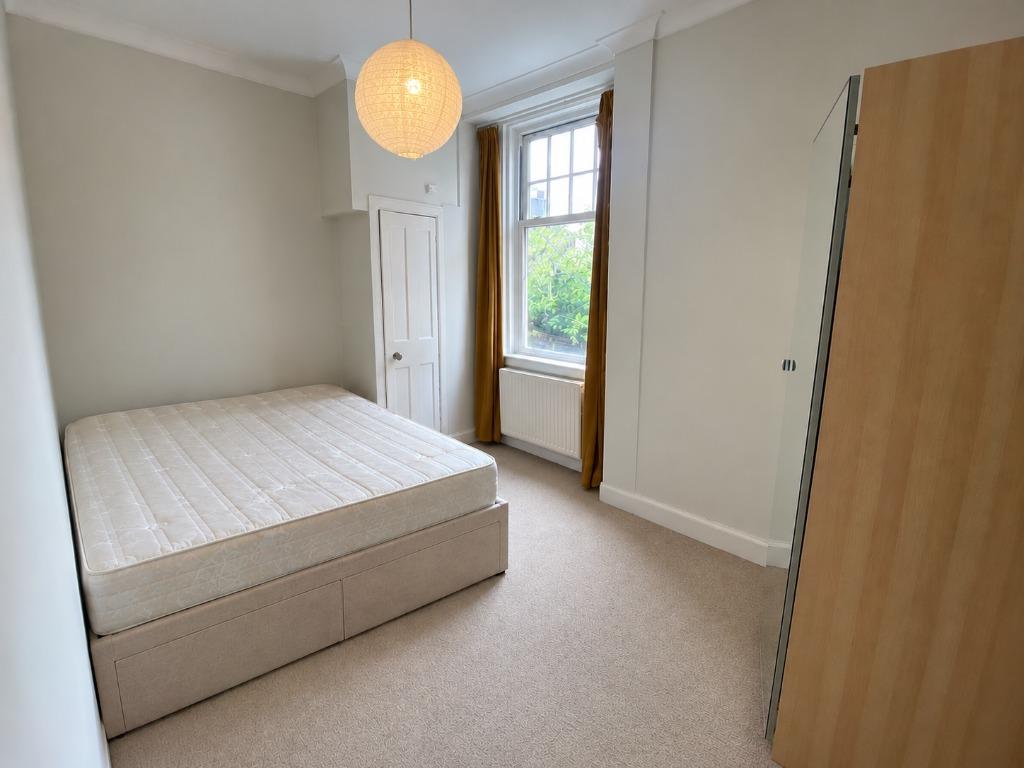 Apartment in Edinburgh - More
