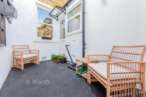 2 bedroom terraced house for sale, Christchurch Crescent, Gravesend DA12