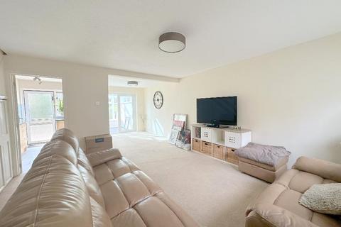3 bedroom end of terrace house to rent, Buckingham Drive, Stopsley, Luton, Bedfordshire, LU2 9RA