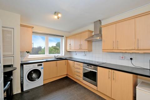 3 bedroom flat for sale