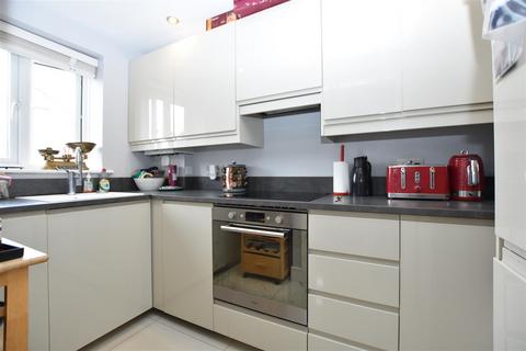 2 bedroom semi-detached house for sale, Hornbeam Road, Bicester