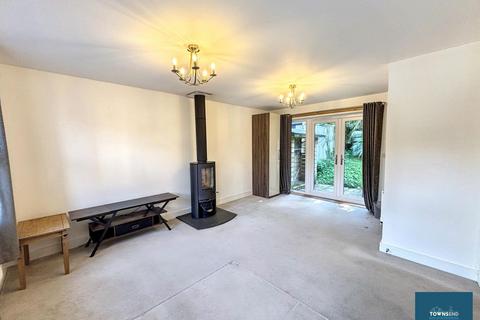 3 bedroom semi-detached house to rent, College Green, Penryn, TR10