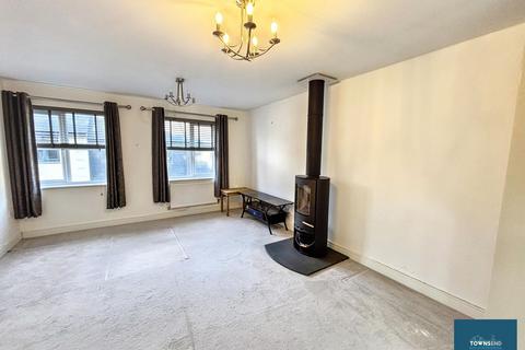 3 bedroom semi-detached house to rent, College Green, Penryn, TR10
