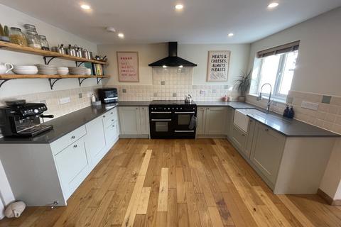 4 bedroom house to rent, Poltisco Close, Truro, TR1