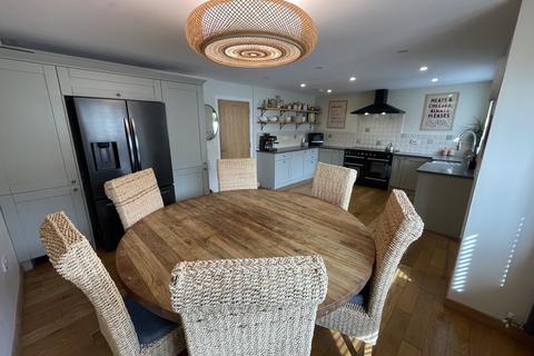 4 bedroom house to rent, Poltisco Close, Truro, TR1