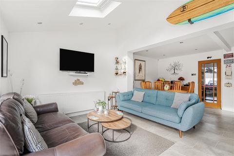 5 bedroom detached house for sale, Medina Gardens, Bicester
