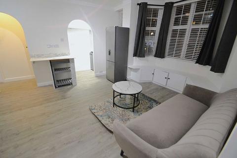 Studio to rent, Abbey Road, London NW8