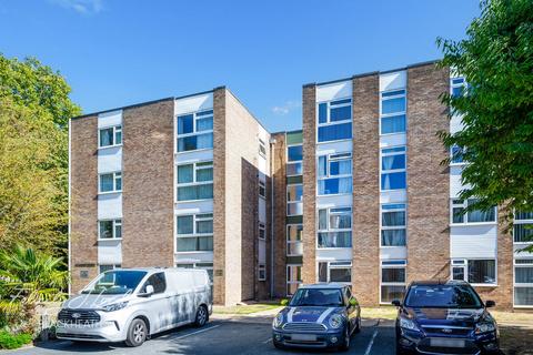 3 bedroom apartment for sale, St Johns Park, LONDON