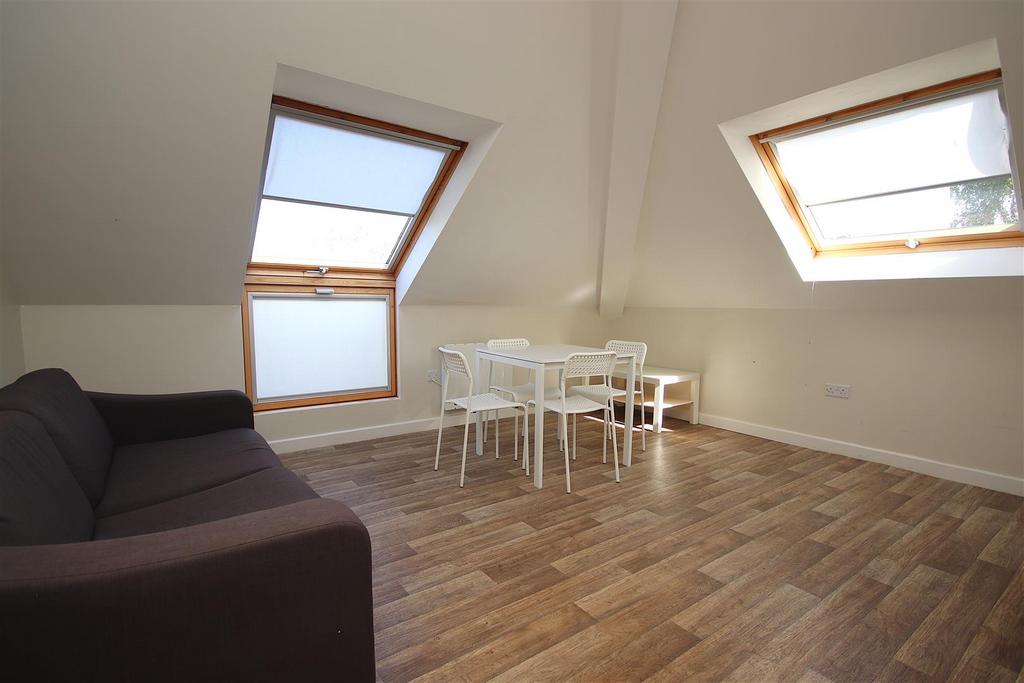 Apartment in Trumpington - View 3
