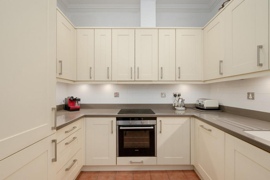 Apartment in Edinburgh - More