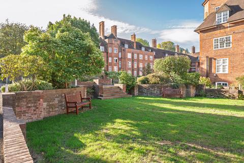 3 bedroom flat for sale, Hampstead Way, Hampstead Garden Suburb, London, NW11