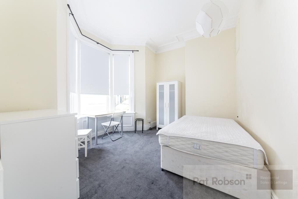 Apartment in Newcastle Upon Tyne - View 4