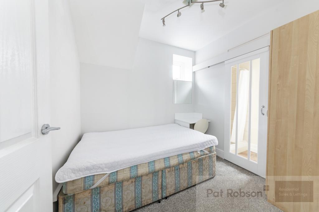 Apartment in Newcastle Upon Tyne - More
