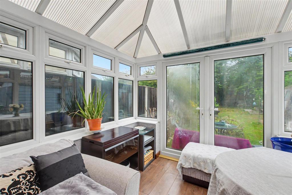House in Beeston Rylands - More