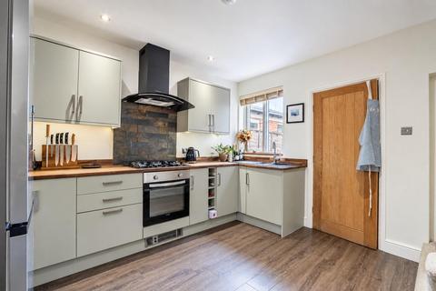 2 bedroom end of terrace house for sale, Railway View, York