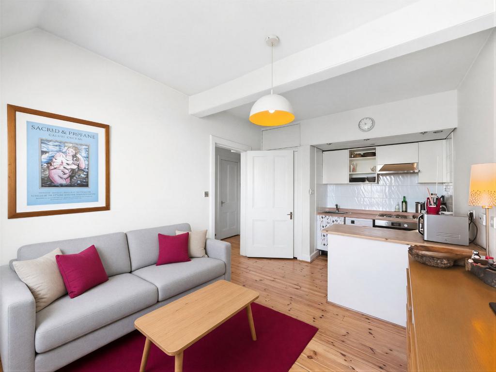Apartment in Edinburgh - View 2