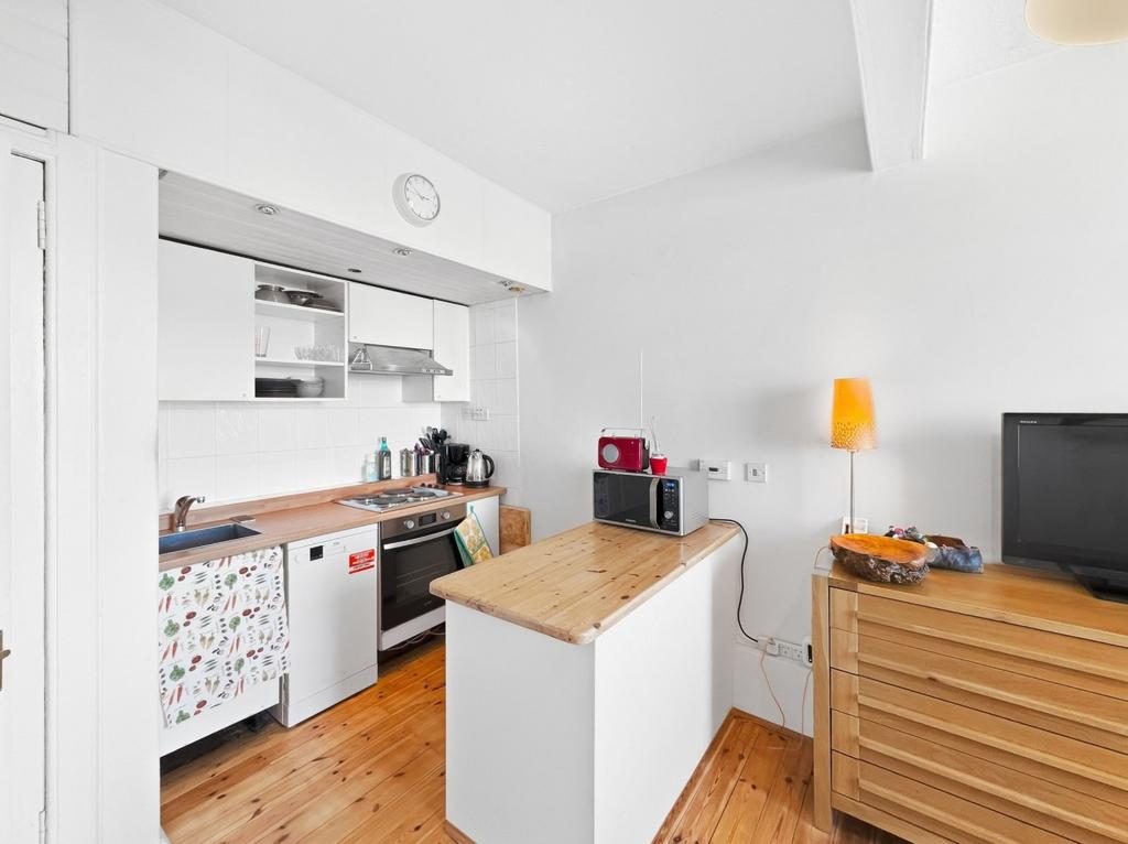 Apartment in Edinburgh - View 4