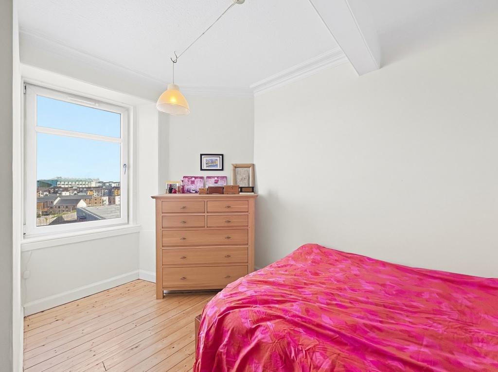Apartment in Edinburgh - More