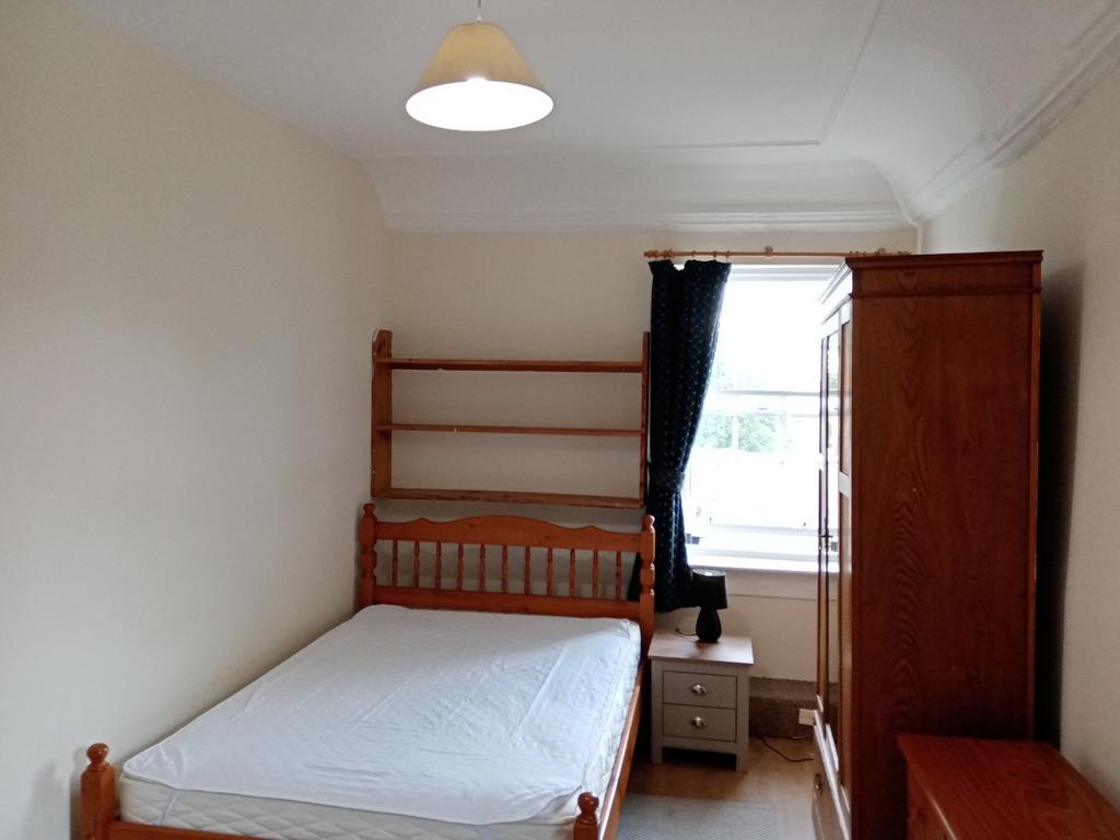 Apartment in Edinburgh - More
