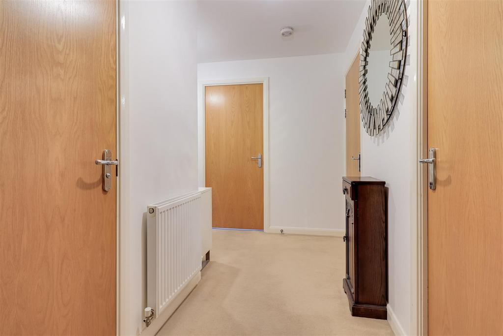 Apartment in Cambridge - View 5