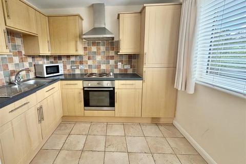 2 bedroom flat for sale, 3 Radbrook Hall Court, Shrewsbury, SY3 9AF