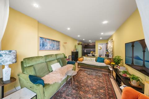 2 bedroom apartment for sale, Sarsen House, Middle Road, Hanwell, W7