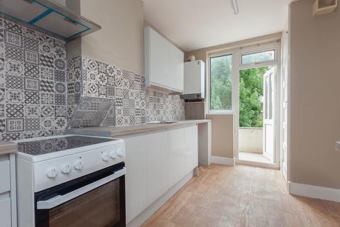 3 bedroom flat to rent, Westward Road, London, E4