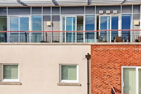 3 bedroom penthouse for sale, Penthouse Apartment, The Canalside, Portsmouth PO1