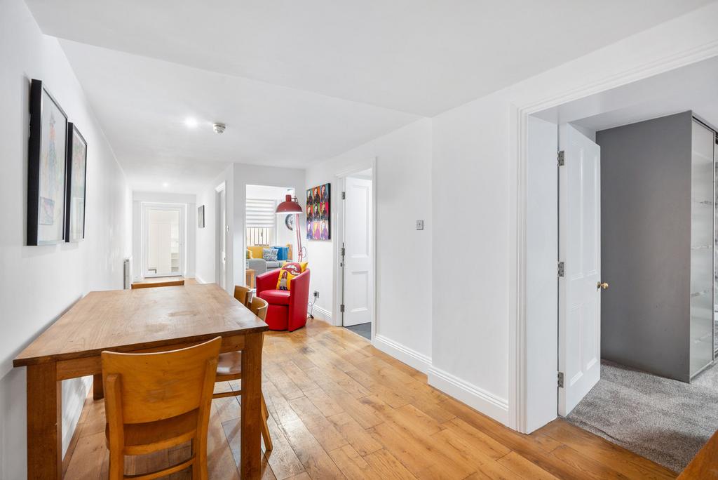 Apartment in Hove - More