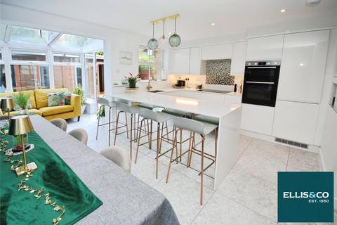 4 bedroom detached house for sale, Deepdale Close, Friern Barnet, London, N11