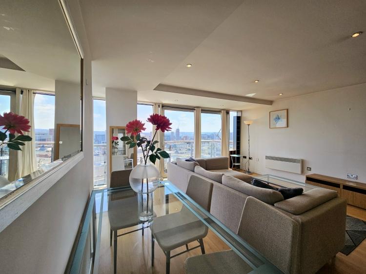 Apartment in Leeds, West Yorkshire - View 3