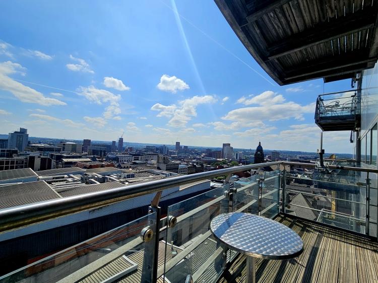 Apartment in Leeds, West Yorkshire - View 4