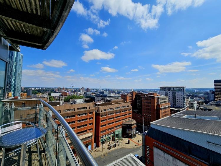 Apartment in Leeds, West Yorkshire - View 5