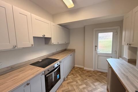 2 bedroom end of terrace house to rent, Ernest St, Crewe