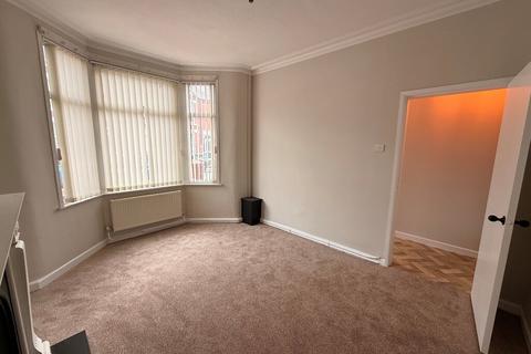 2 bedroom end of terrace house to rent, Ernest St, Crewe