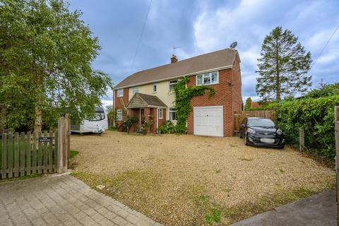 4 bedroom detached house for sale, Hampton
