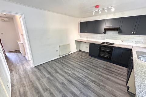 2 bedroom semi-detached house to rent, Athens Drive, Manchester, M28