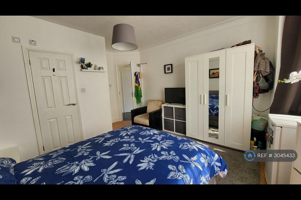 House in London - View 2