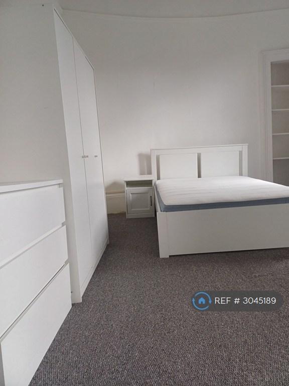 Apartment in Glasgow - View 2
