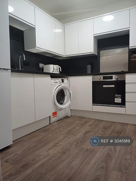 Apartment in Glasgow - View 3