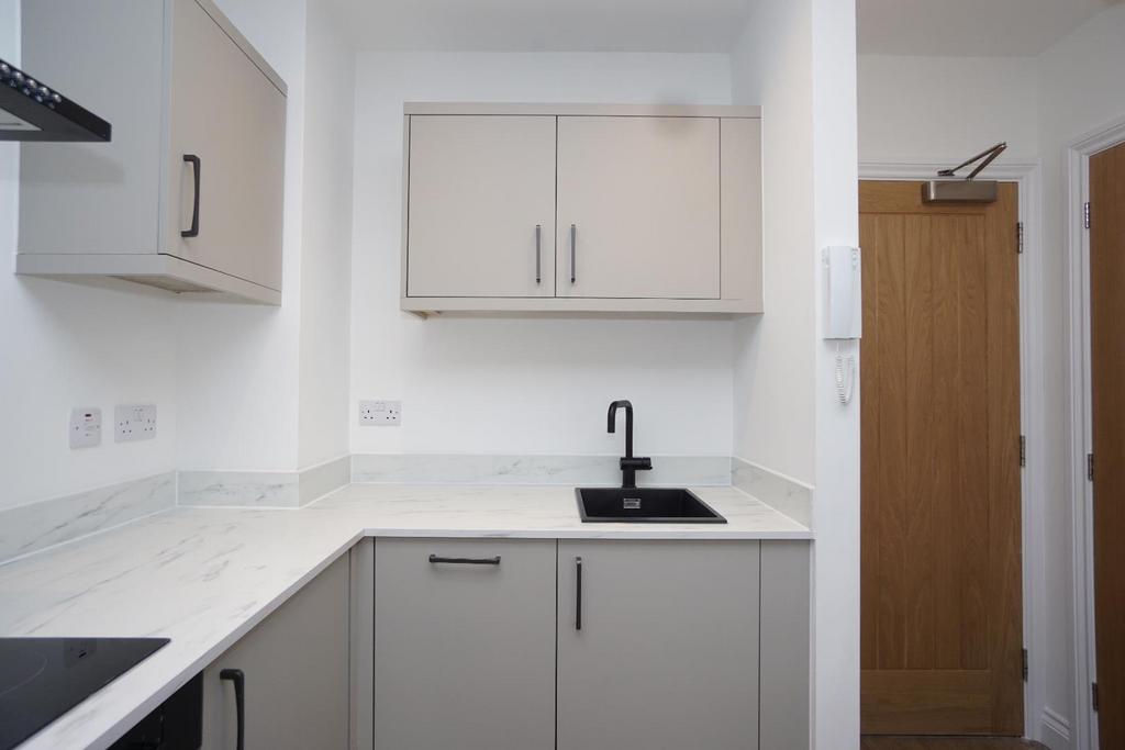 Apartment in Sheffield - View 4