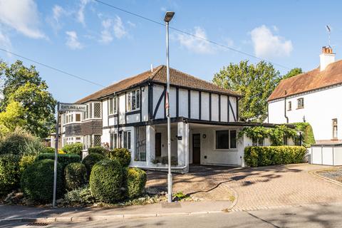 High Road Eastcote, Pinner