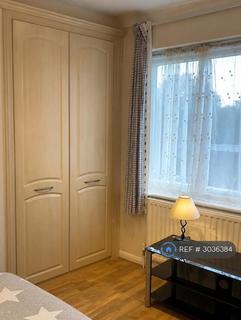 1 bedroom in a house share to rent, Lynmouth Avenue, Enfield, EN1