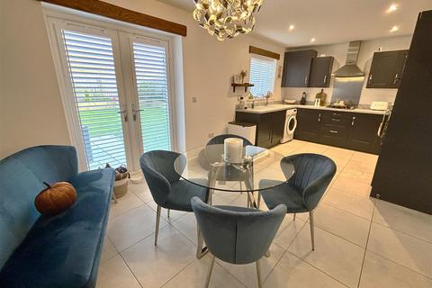 3 bedroom detached house for sale, Houlder Drive, Howden, Goole