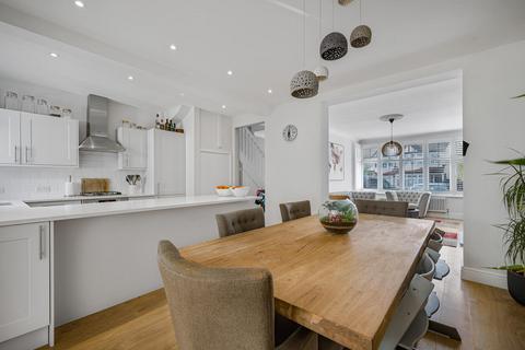 5 bedroom end of terrace house for sale, Forde Avenue, Bromley, Kent